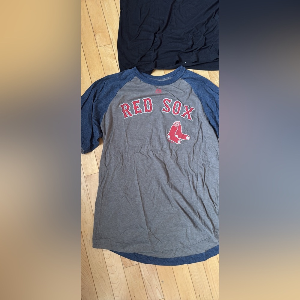 Men’s sports lot- includes Red Sox Baseball! Nike, Basketball, Soccer, Patriots - Picture 5 of 10